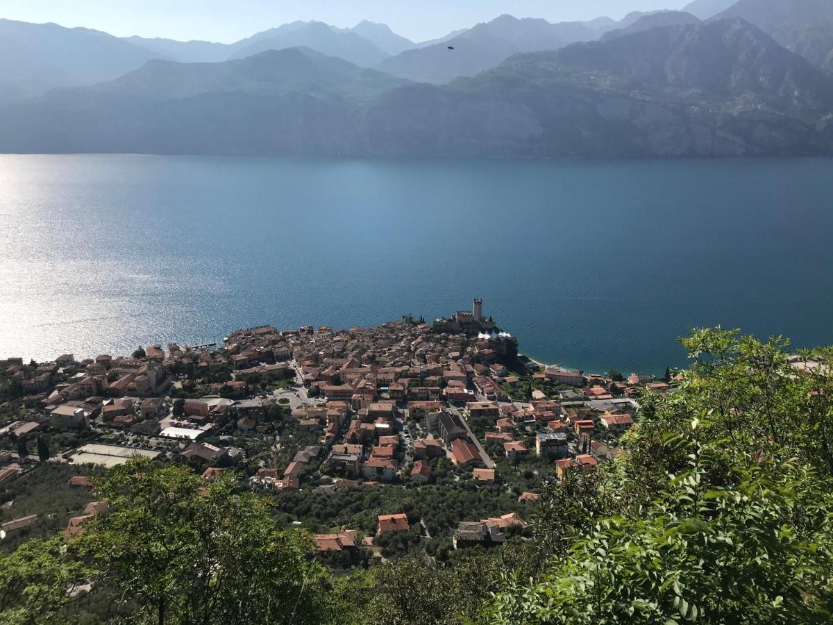 Il Castello Apartment Malcesine Luaran gambar