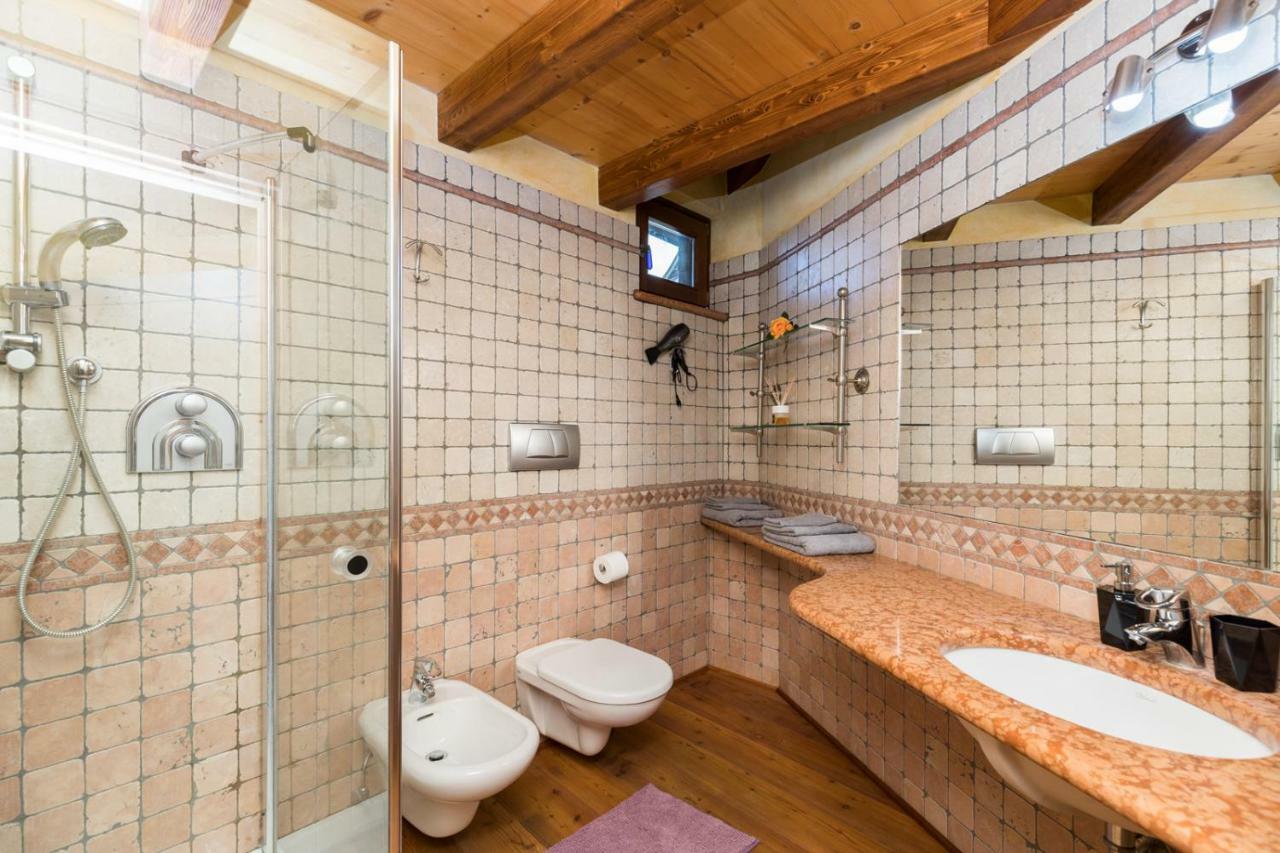 Il Castello Apartment Malcesine Luaran gambar