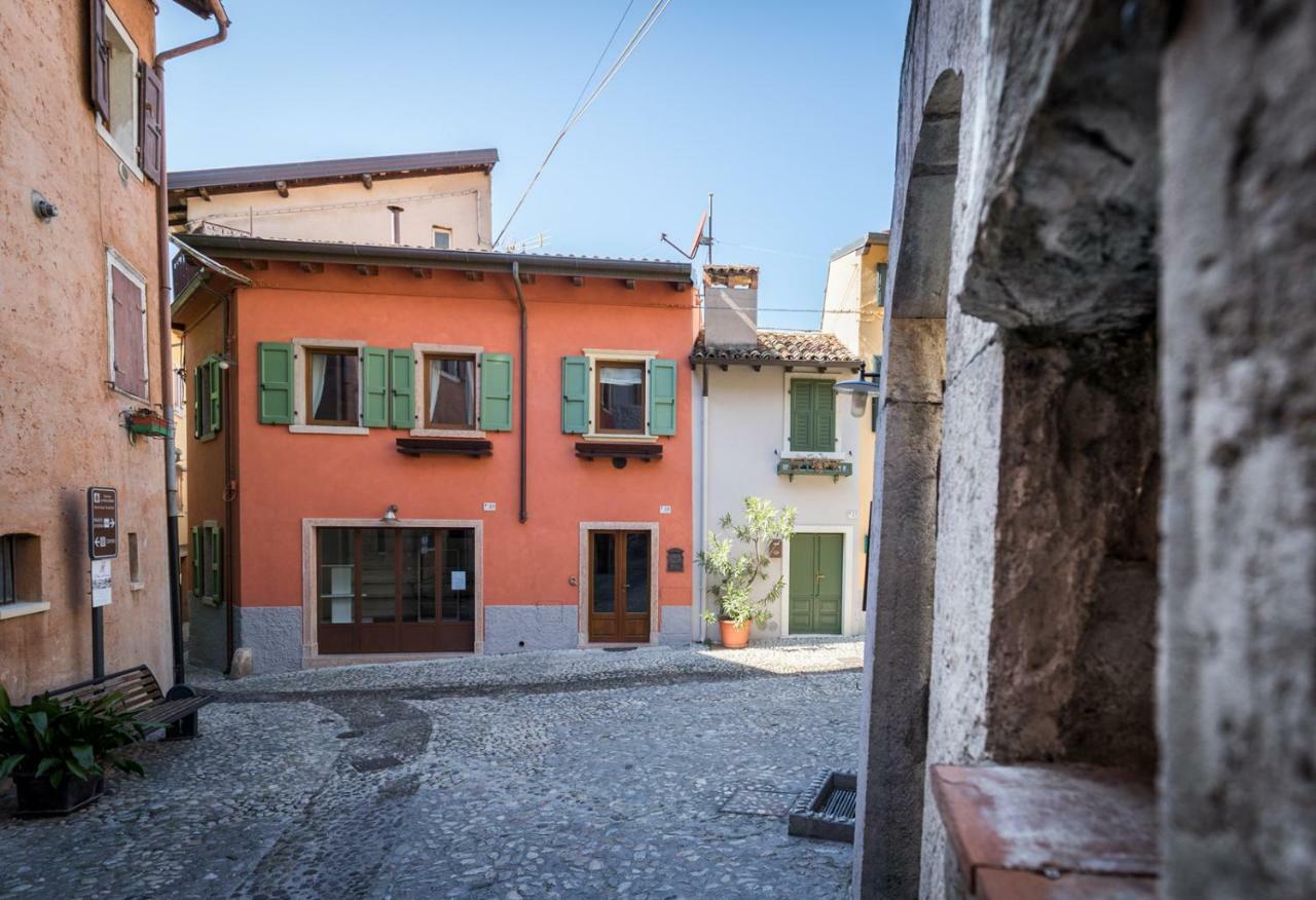 Il Castello Apartment Malcesine Luaran gambar