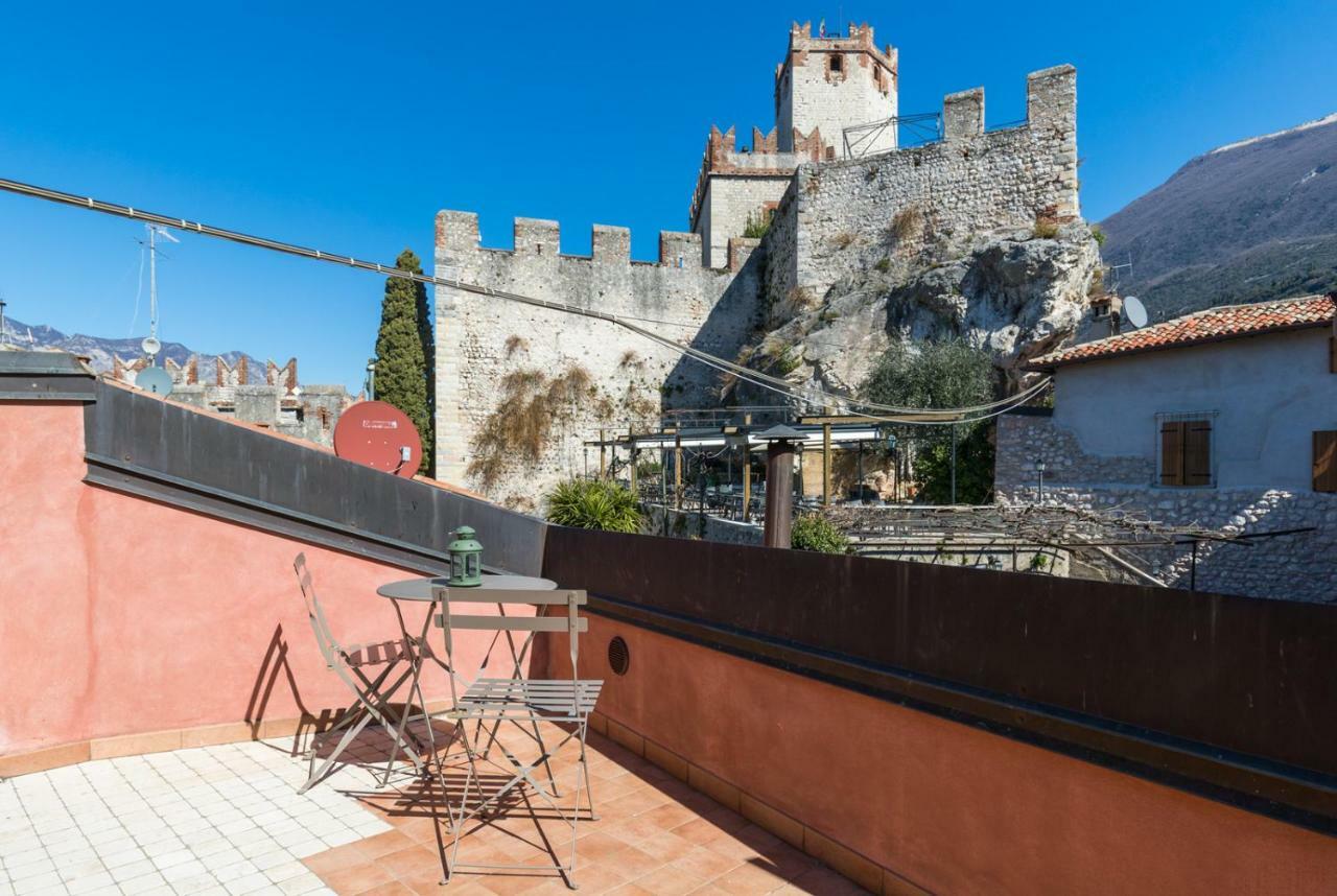 Il Castello Apartment Malcesine Luaran gambar
