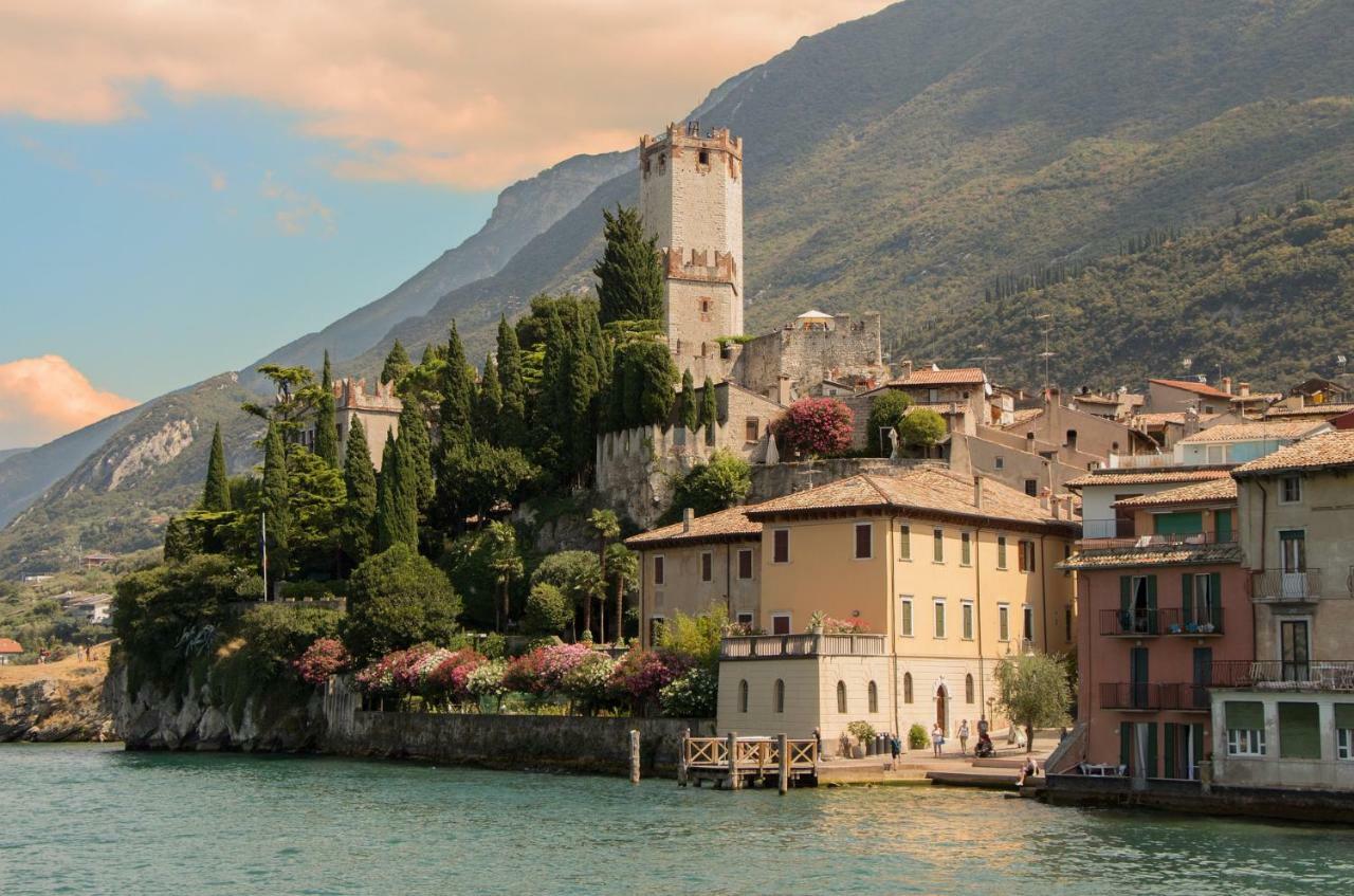 Il Castello Apartment Malcesine Luaran gambar